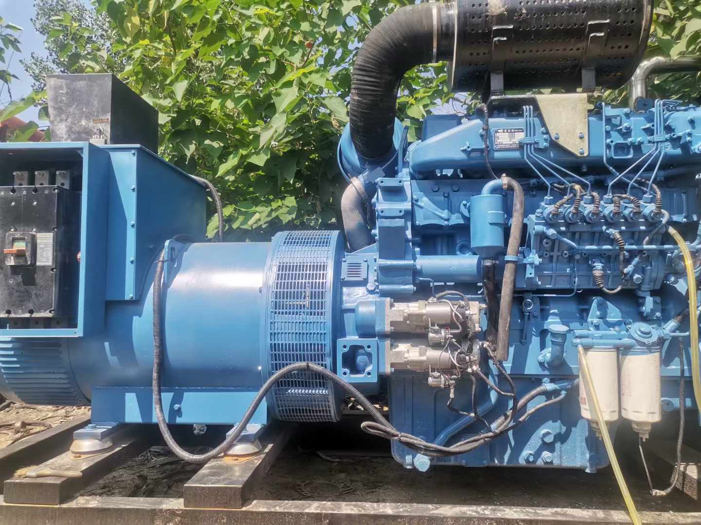 德惠详细说明降低 800kW 柴油发电机输出电流波动的方法